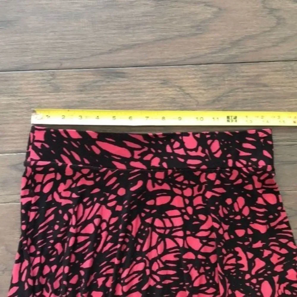 Loft Small Pink and Black Abstract Soft Flowy Skirt Workwear Casual Comfort - Picture 3 of 5
